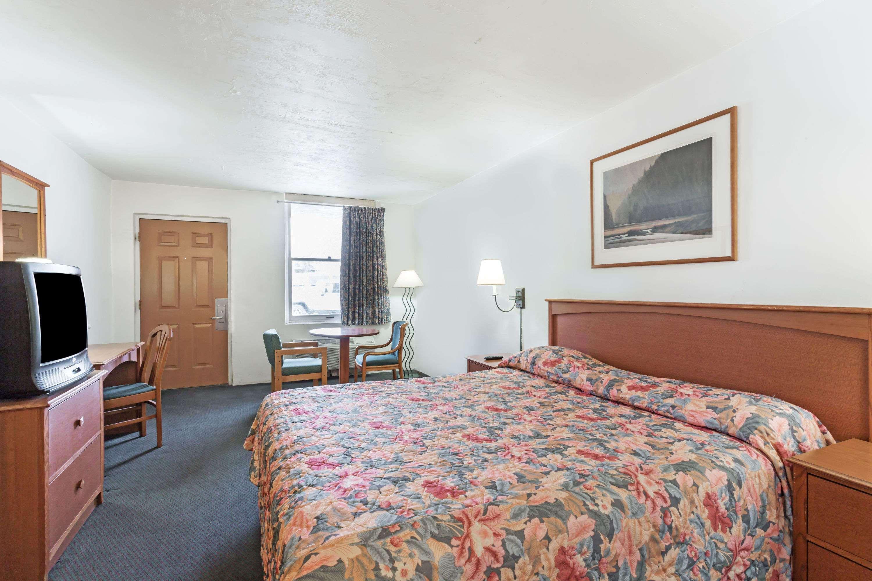 Americas Best Value Inn Wendover Exterior foto