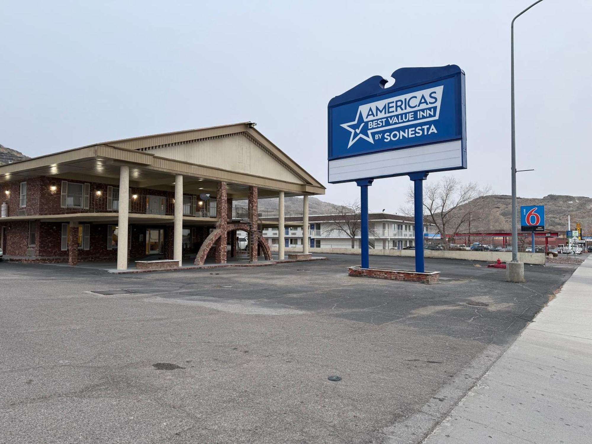 Americas Best Value Inn Wendover Exterior foto